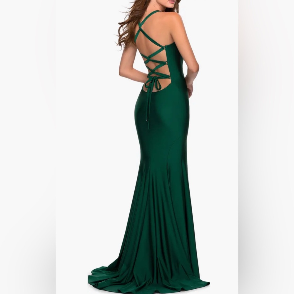 LA FEMME GREEN LACE UP BACK MERMAID PROM DRESS
Size 2